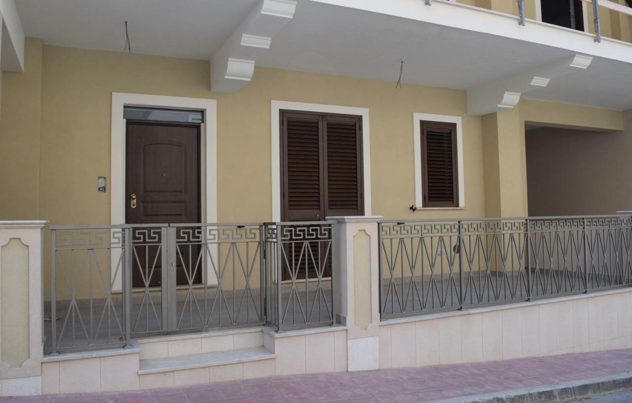 Casa Vacanze Lombardo سانتا تيريزا دي ريفا المظهر الخارجي الصورة